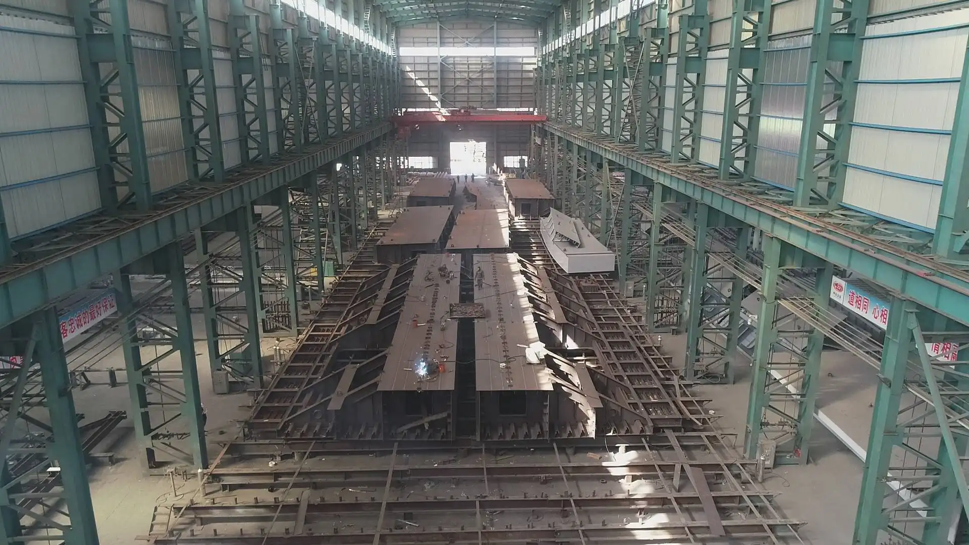 Welded H-section lattice columns