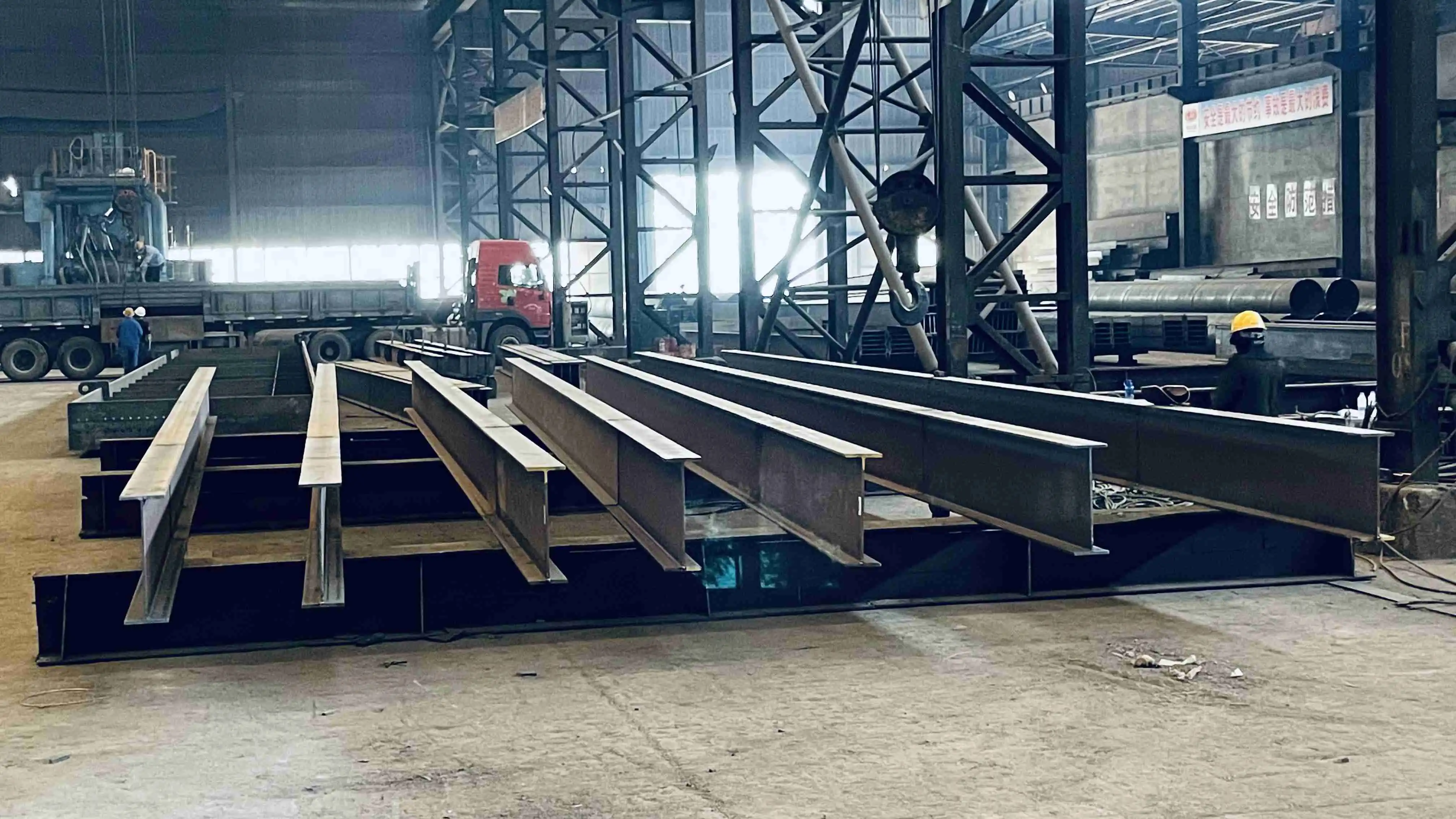 Variable Cross-Section Steel Beam