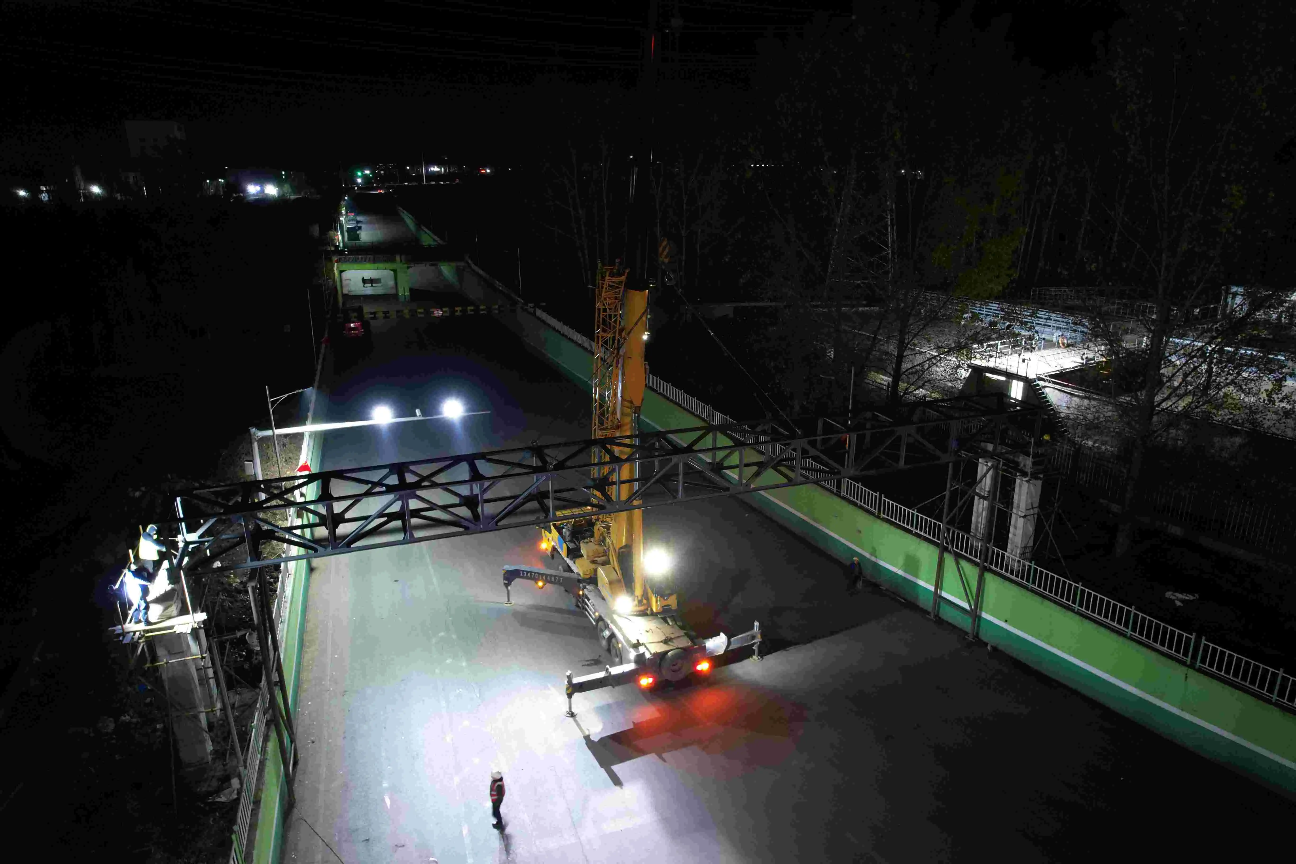 Steel-Concrete Composite Beam Steel-Concrete Composite Beam