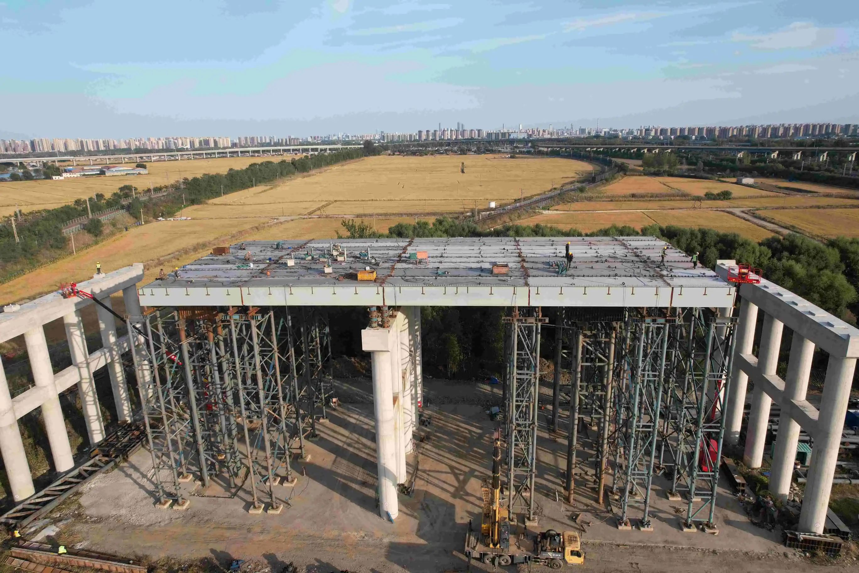 Steel-concrete composite beams