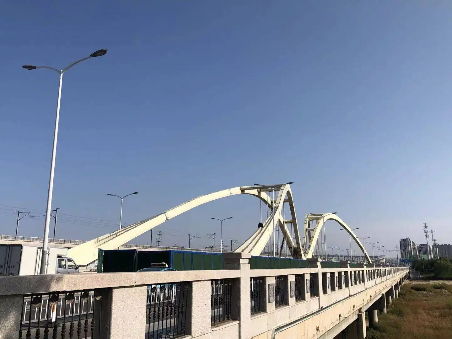steel-concrete composite beam