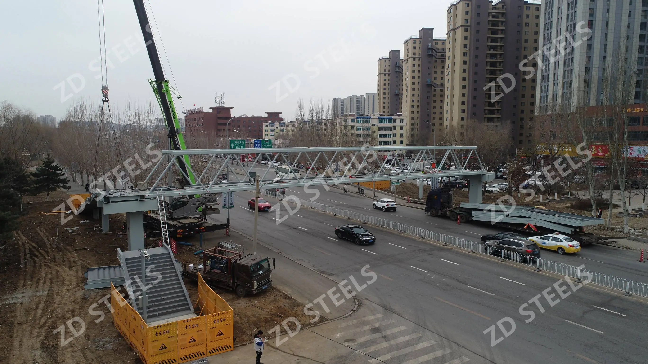 Huanghe Street Pedestrian Overpass, Shenyang