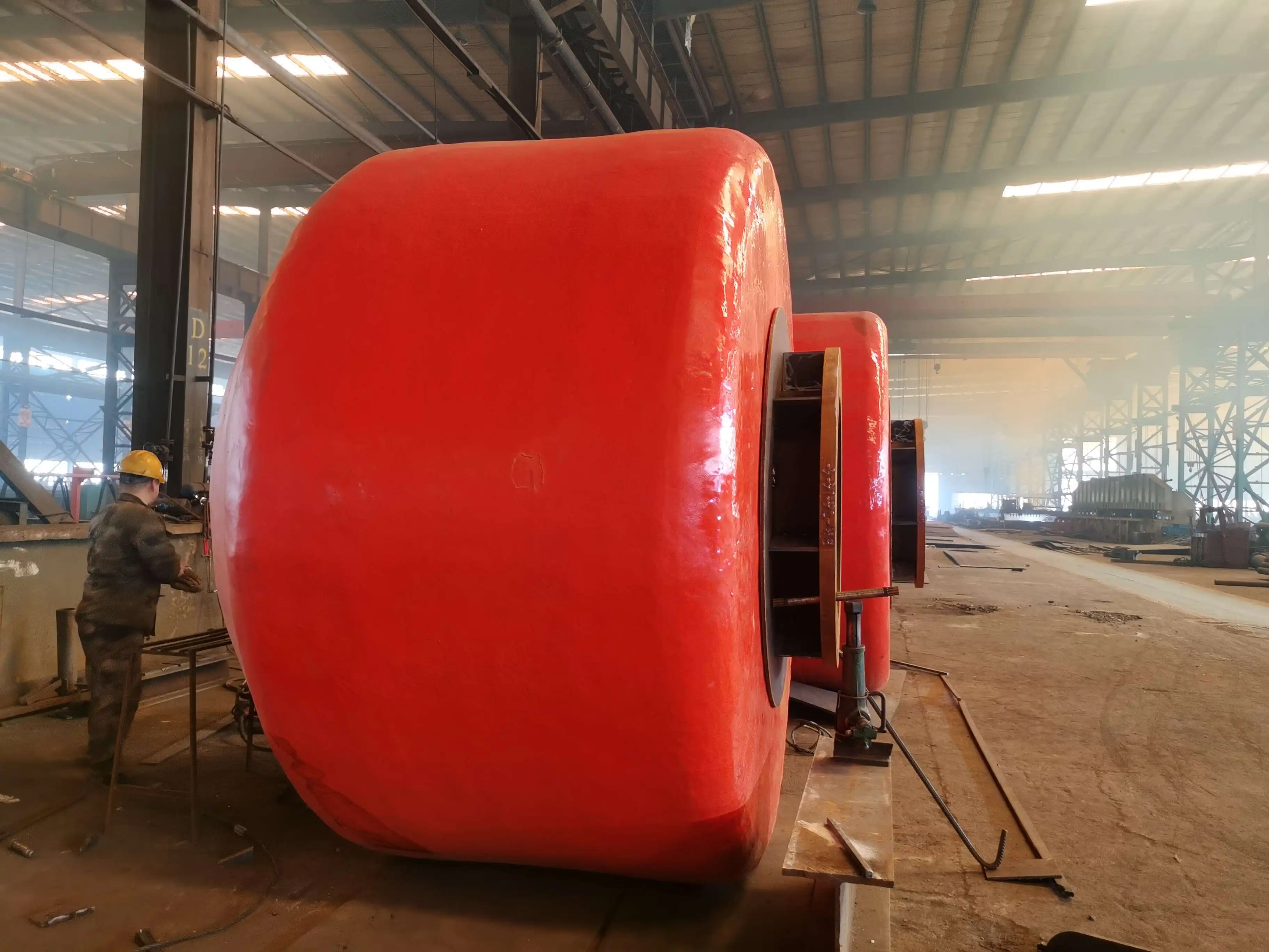 How Does Steel Pontoon Design Ensure Stability in Harsh Environments?